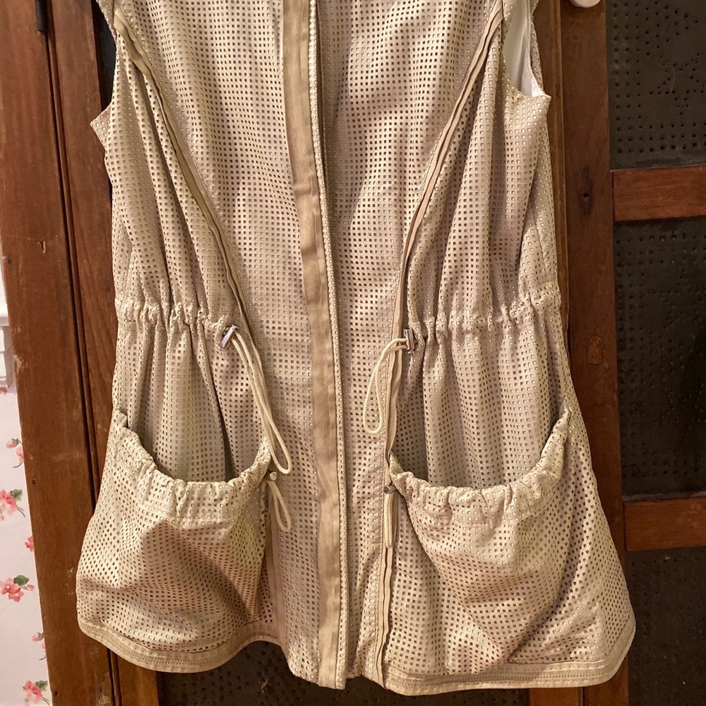 🤩Elie Tahari SzS/P Pale Khaki Glove Leather Vest - Picture 6 of 6